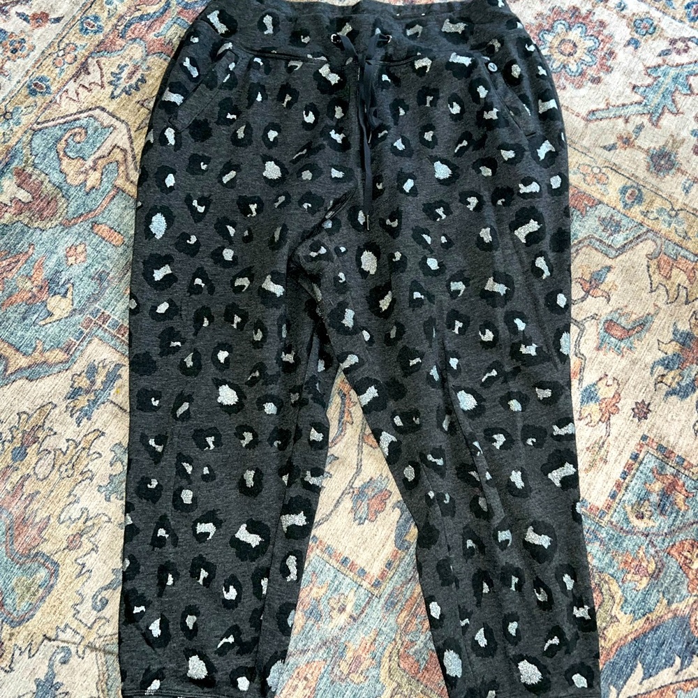 Cute leopard joggers with metallic detail
